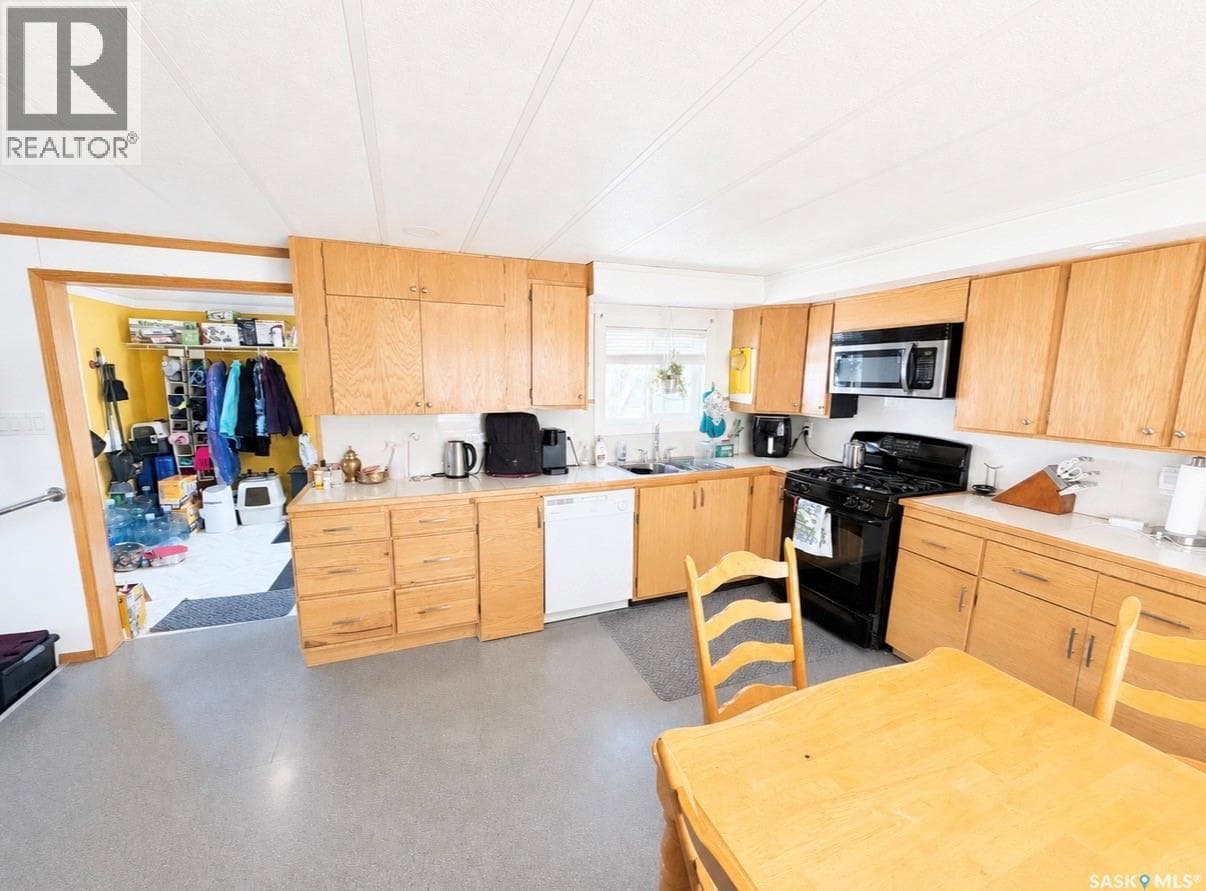 509 Toews STREET — photo 2