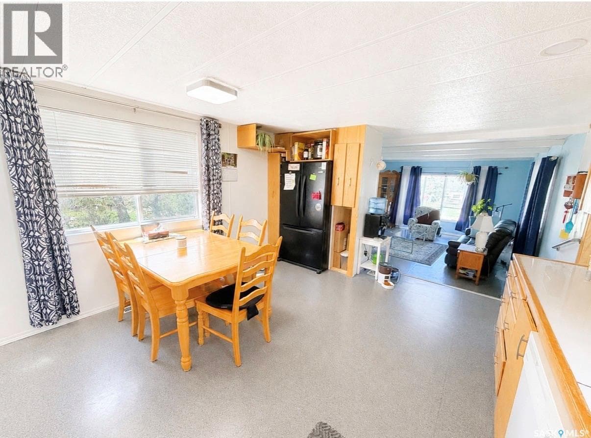 509 Toews STREET — photo 4