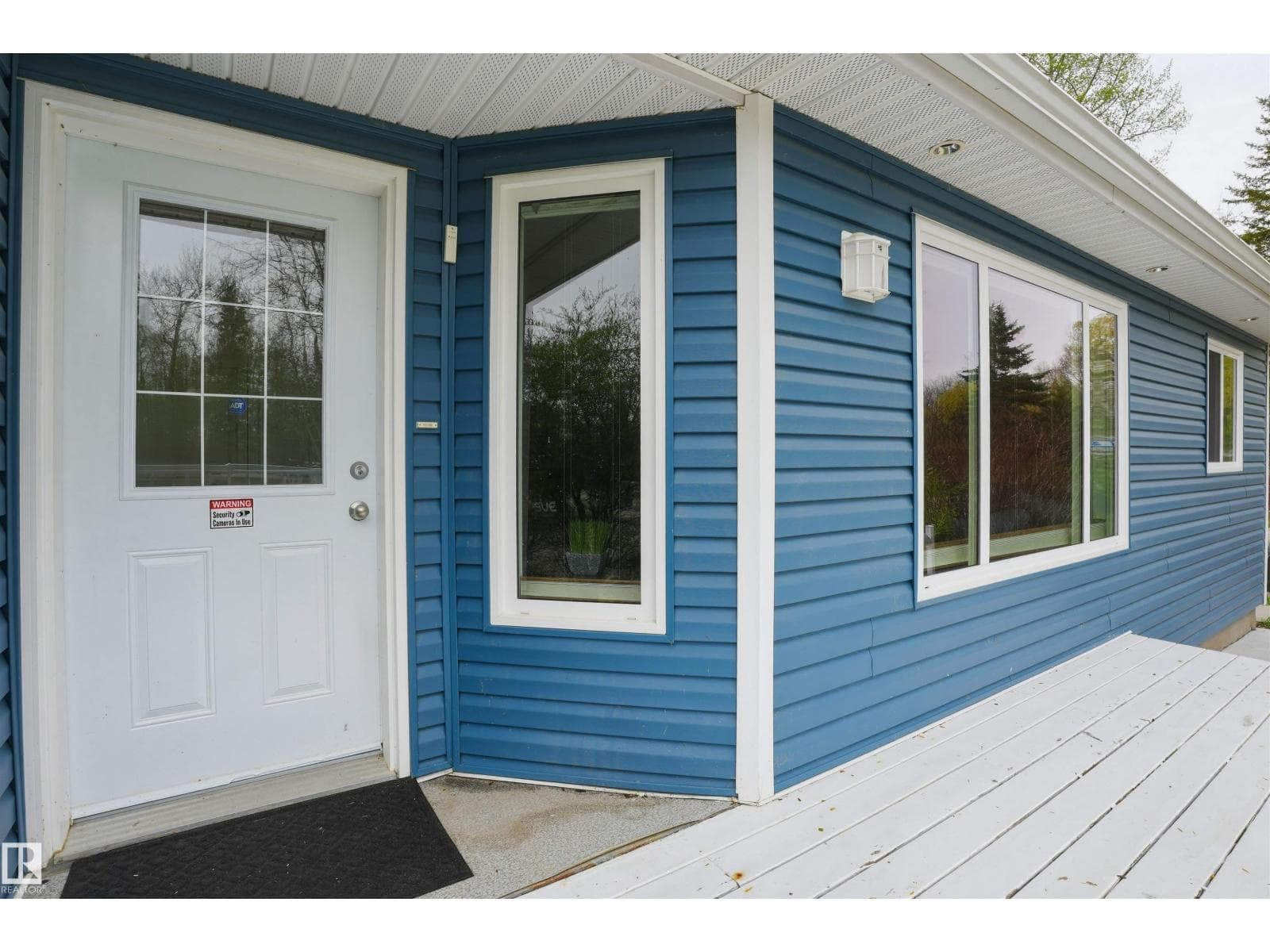 1515 Marine DR — photo 2