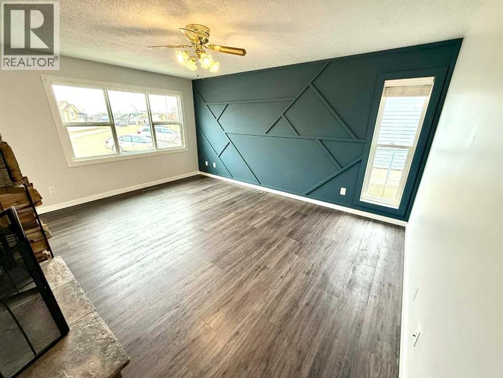 716 Bankview Drive — photo 2