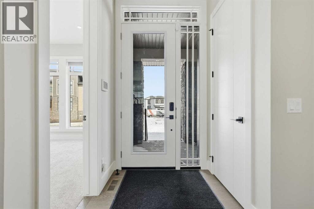 74 Alpine Gardens SW — photo 3