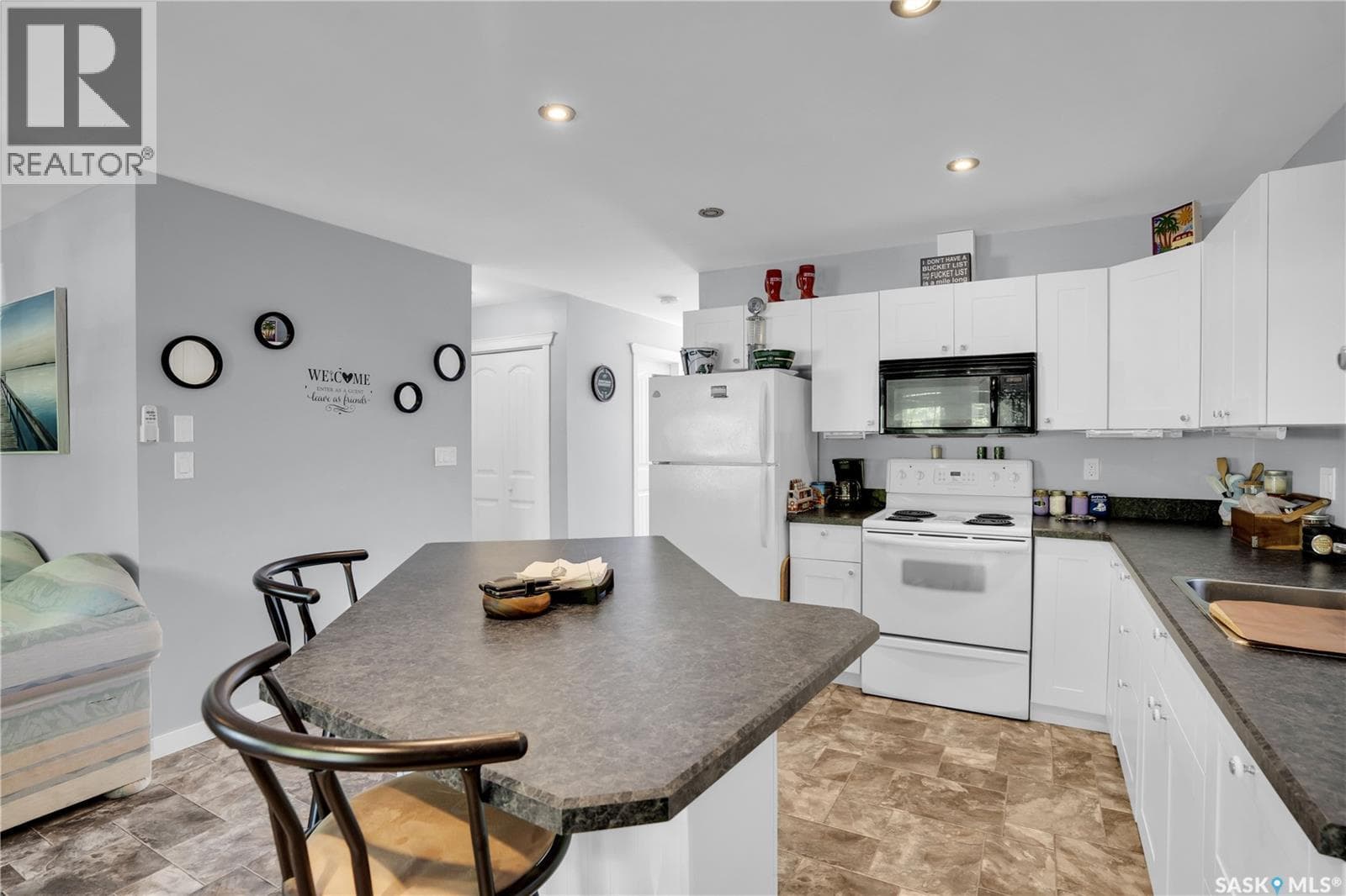 607 Brighton STREET — photo 5