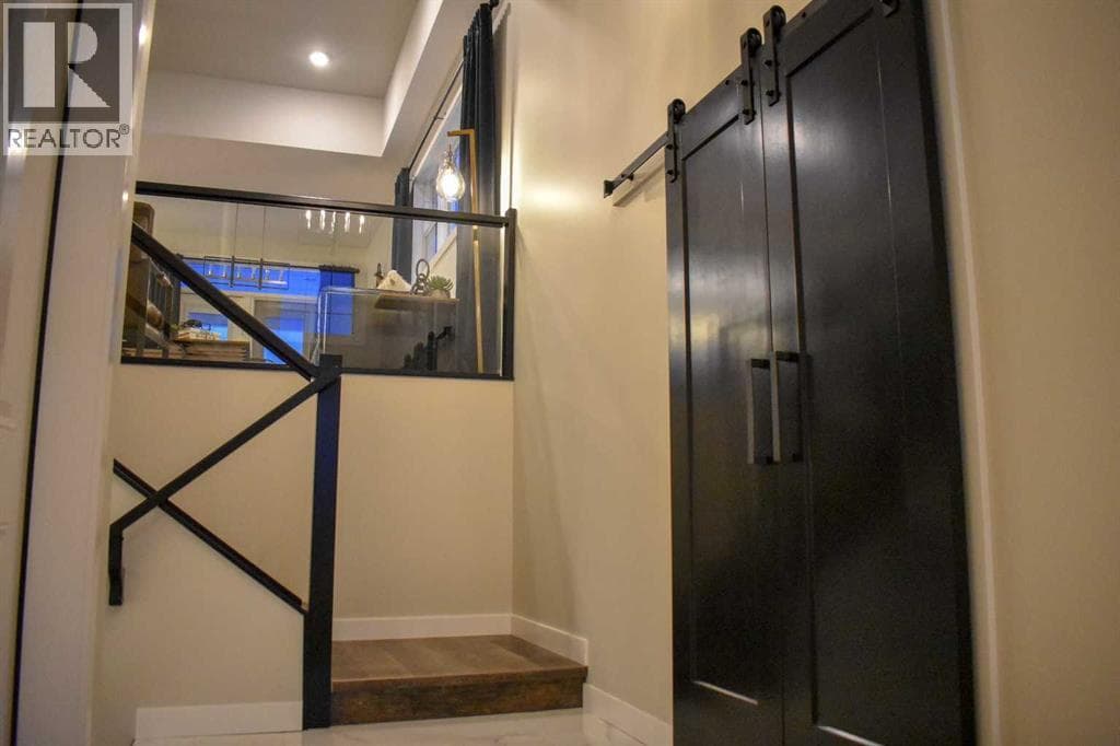 15 Vanson Close — photo 2