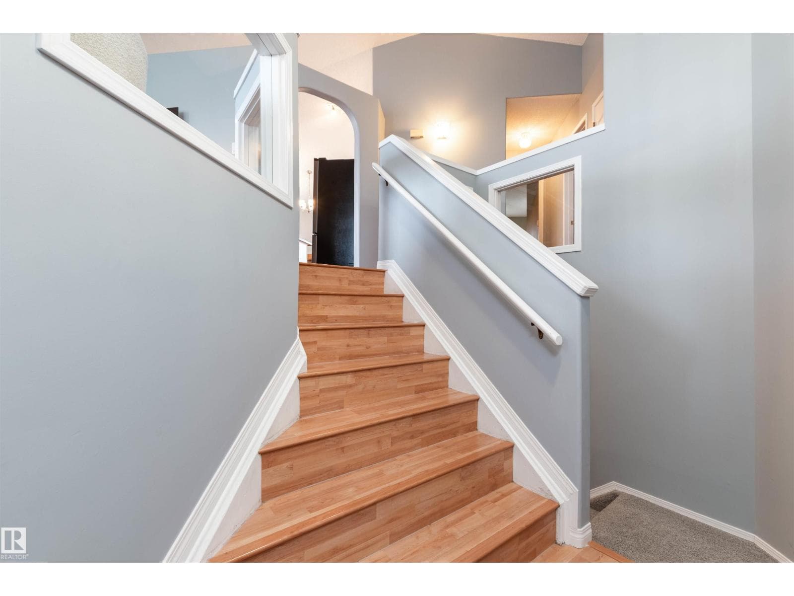 208 Rainbow CR — photo 2