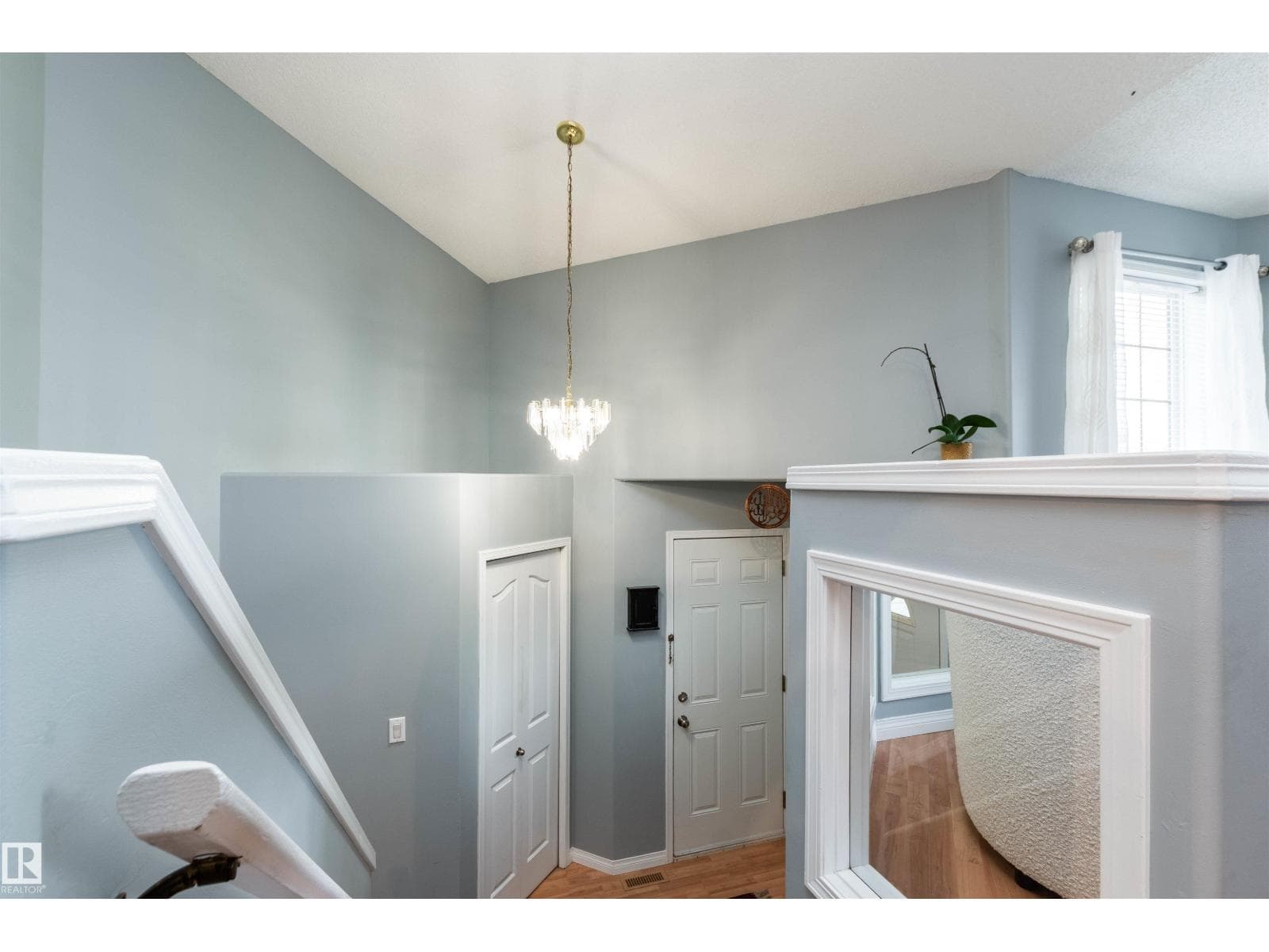 208 Rainbow CR — photo 4