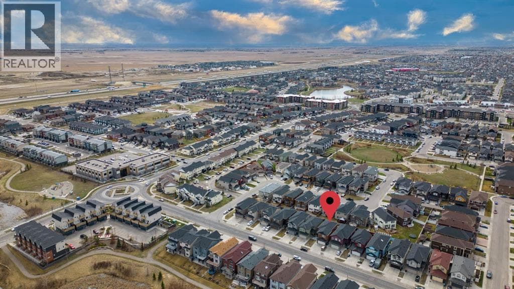 360 Saddlemont Boulevard NE — photo 2