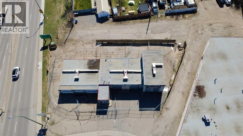 108 Mayor Magrath Drive N — photo 4