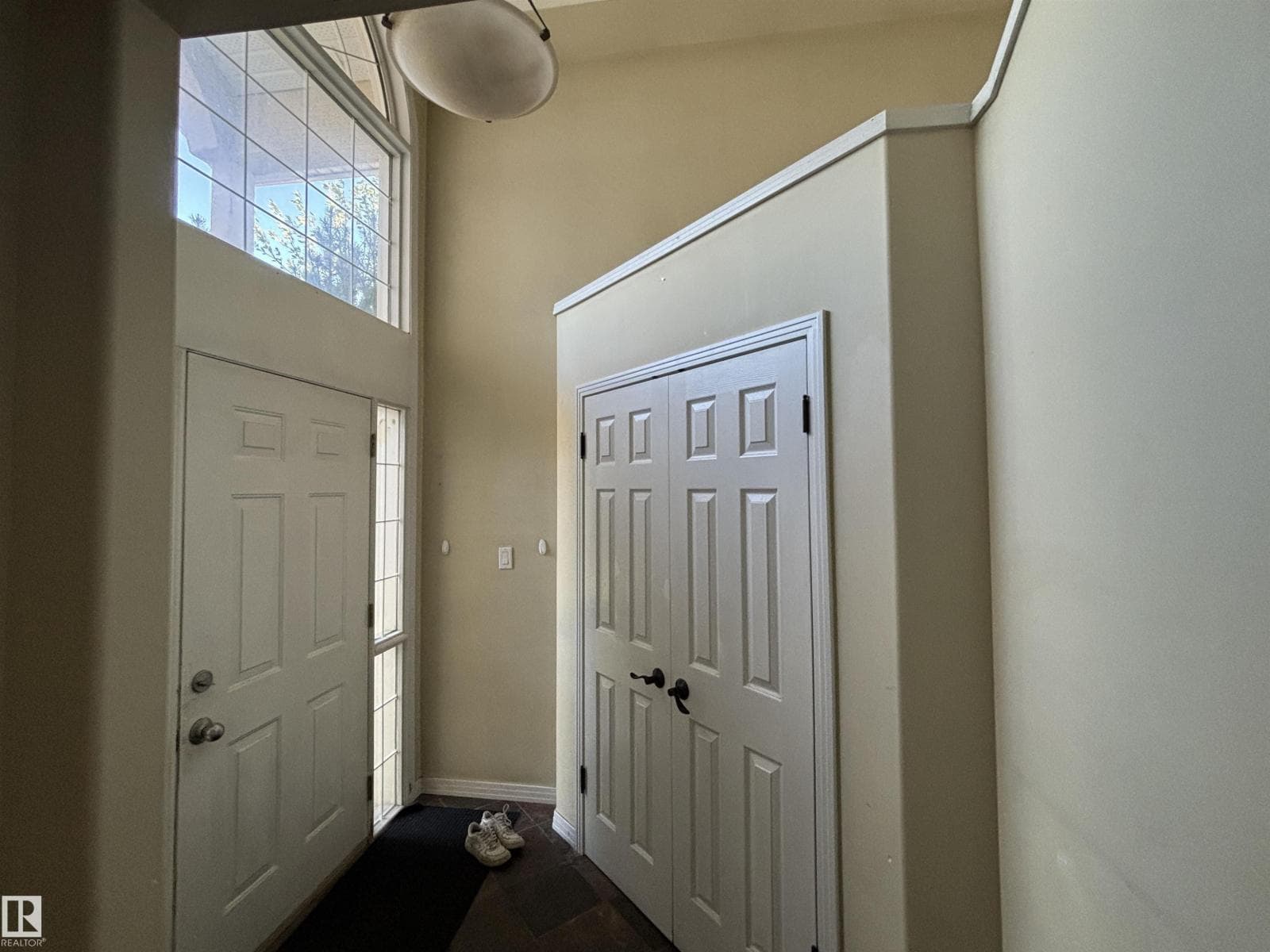 3516 49 AV — photo 4