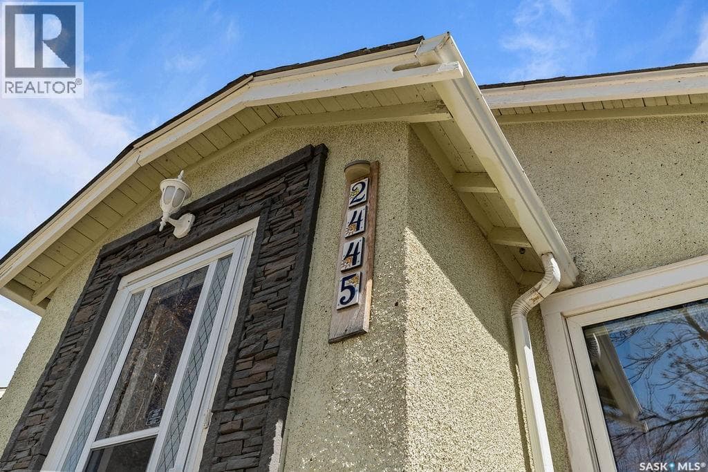 2445 Reynolds STREET — photo 3