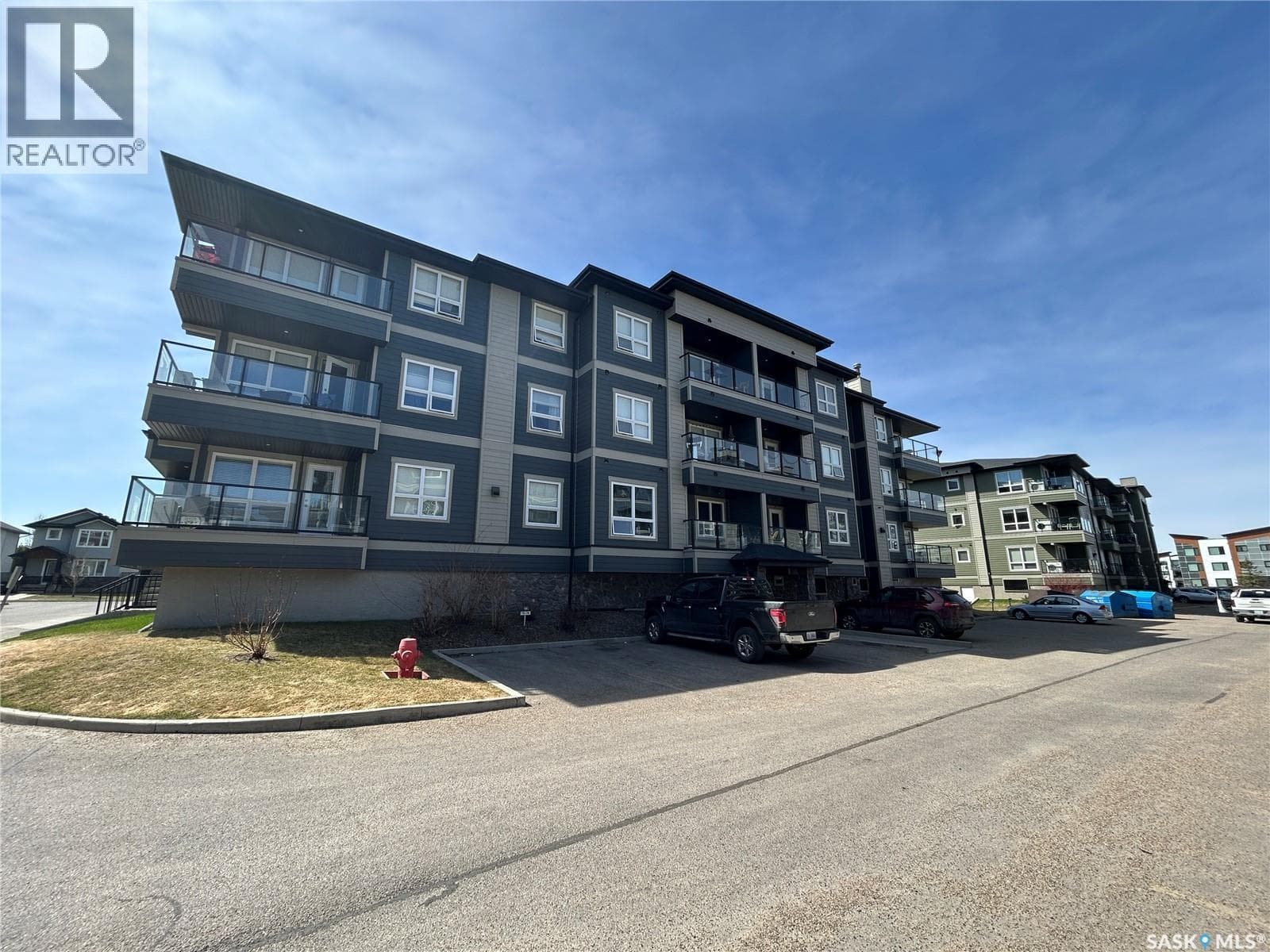 2308 104 Willis CRESCENT