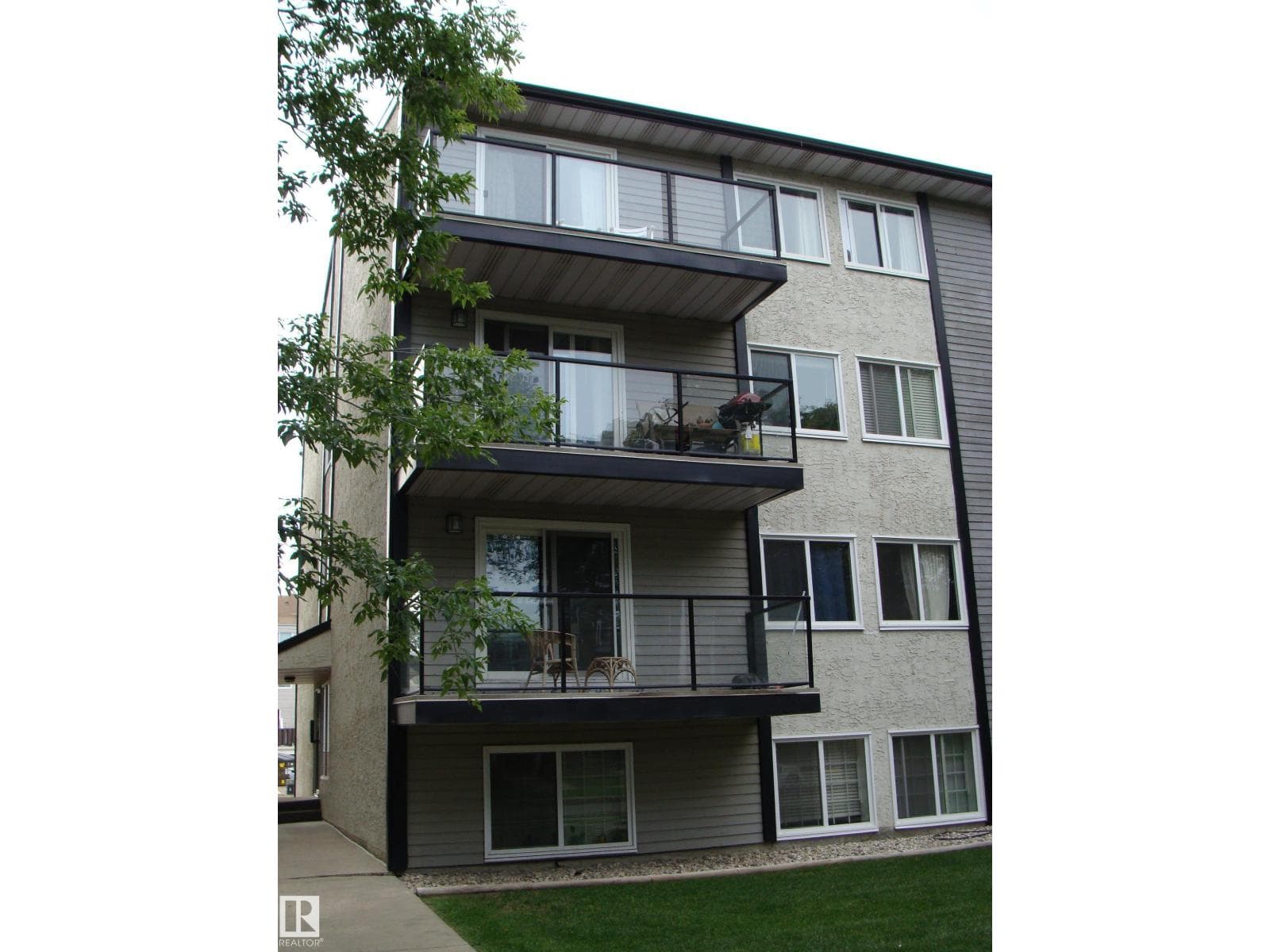 #401 10326 117 ST NW