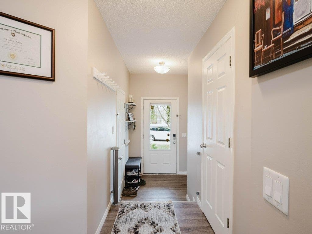 7607 24 AV SW — photo 5