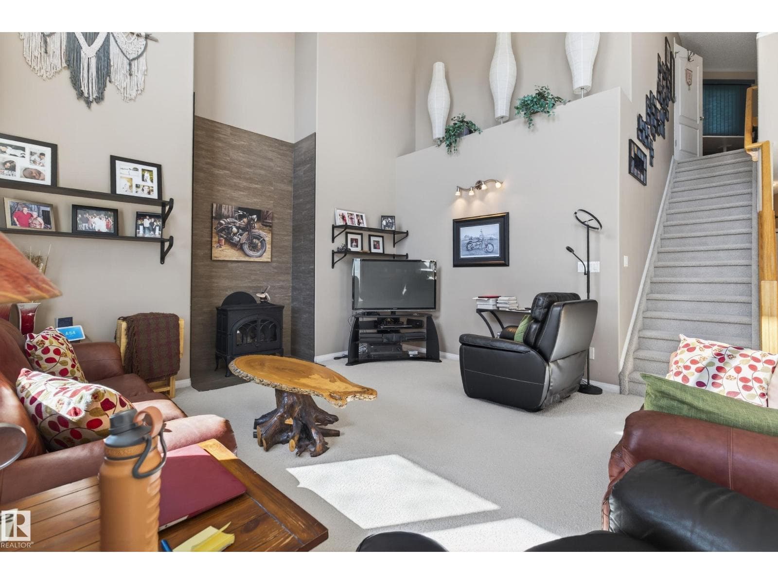 21 PIPESTONE DR — photo 2