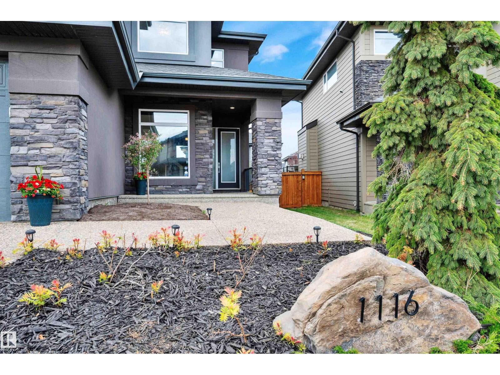 1116 HAINSTOCK GREEN SW — photo 4