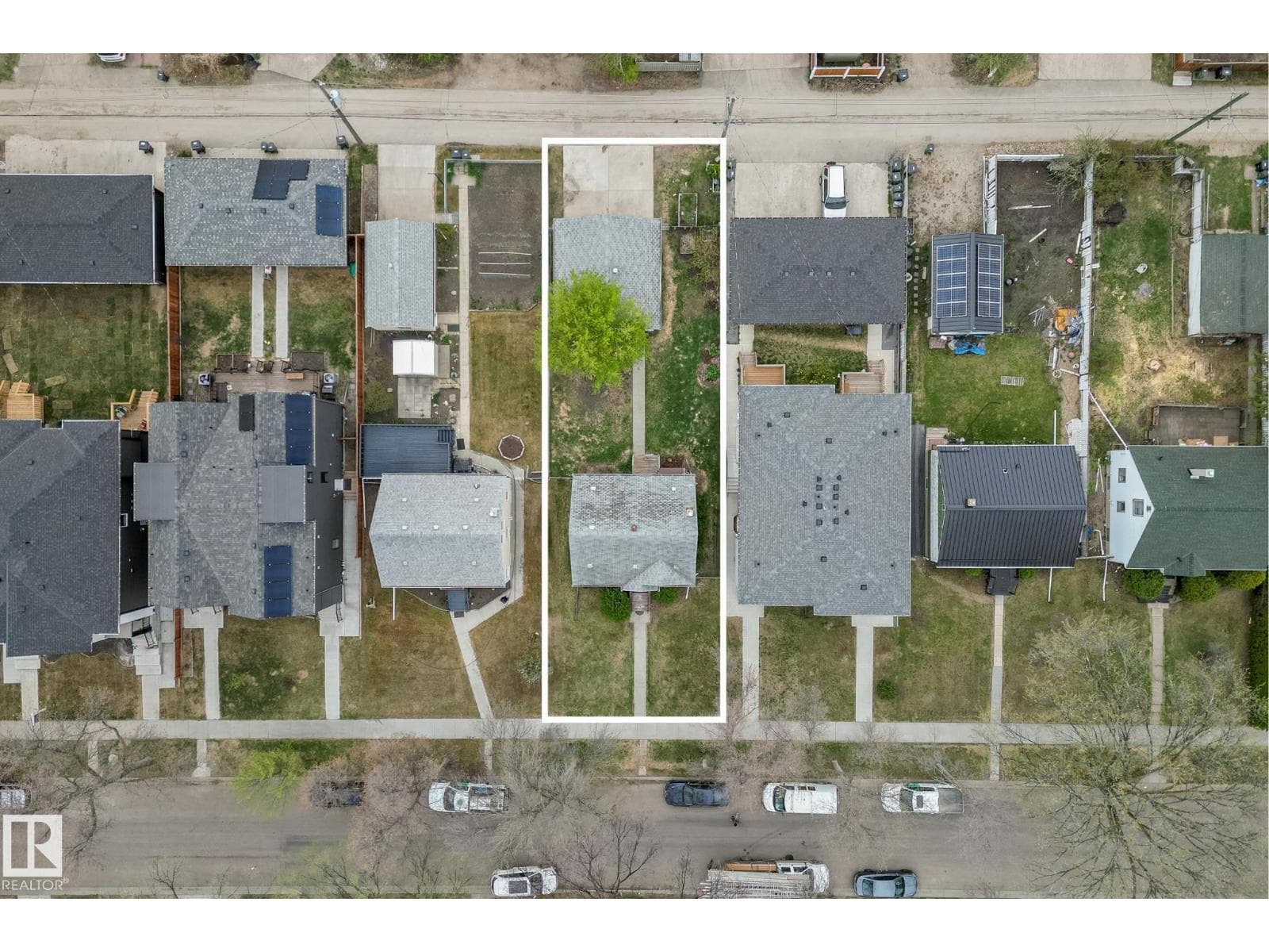 8331 81 AV NW — photo 3