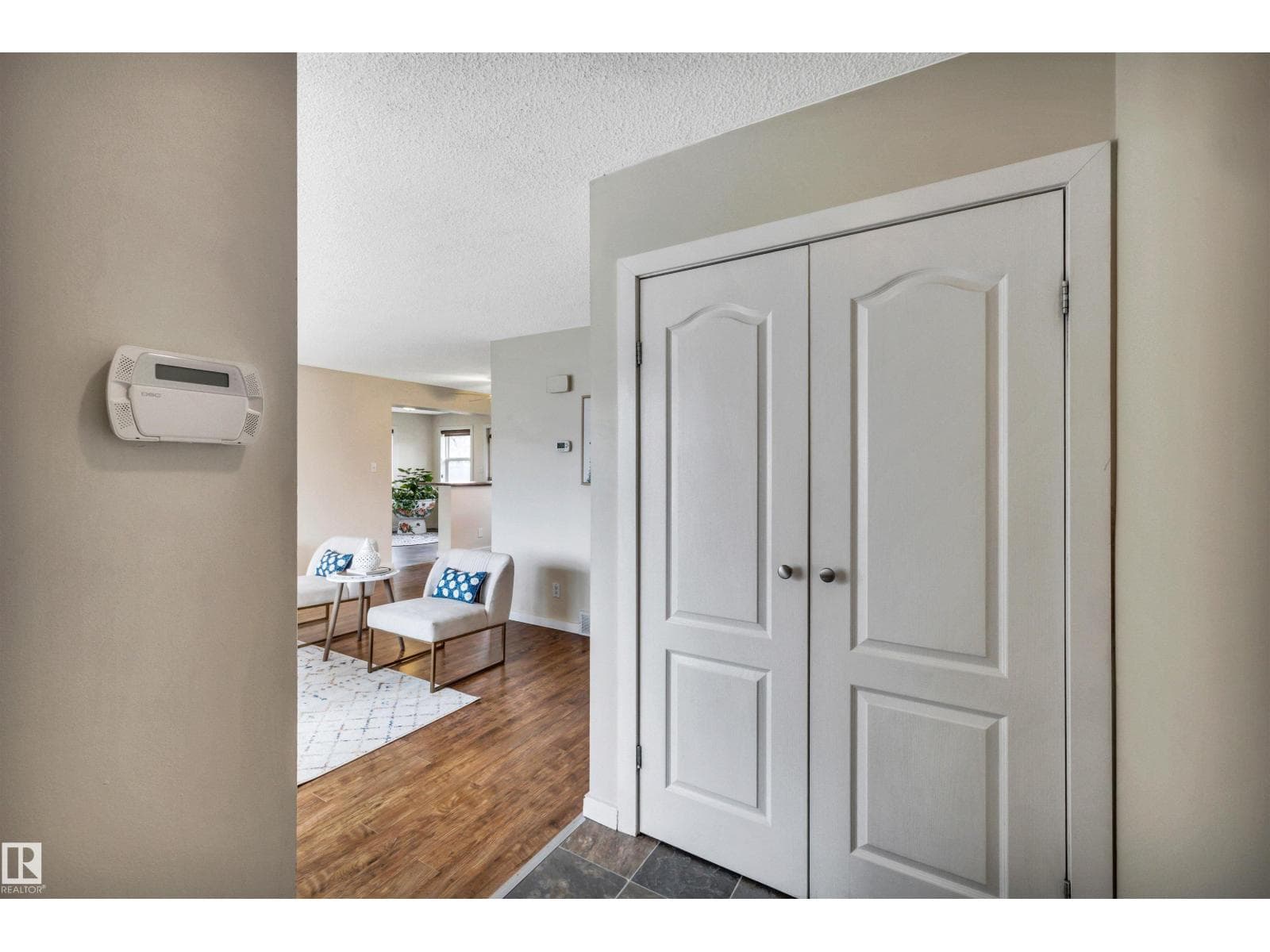 96 ARLINGTON DR — photo 4