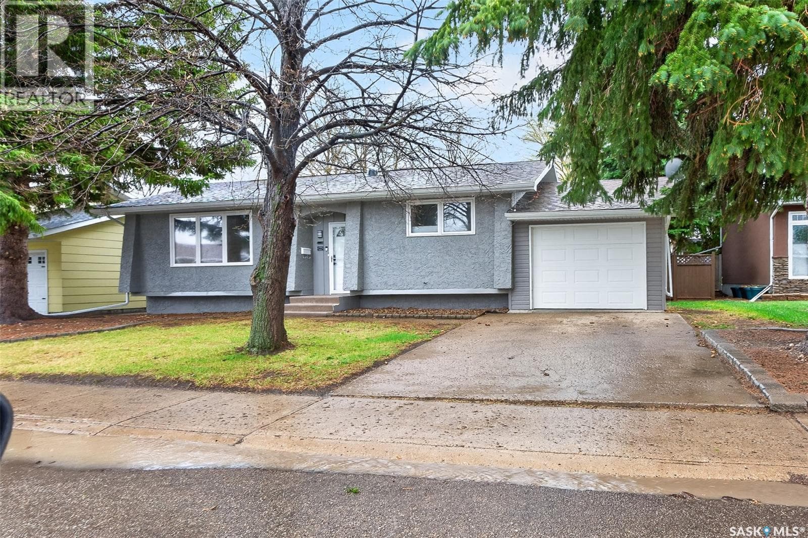 1227 Pascoe DRIVE E