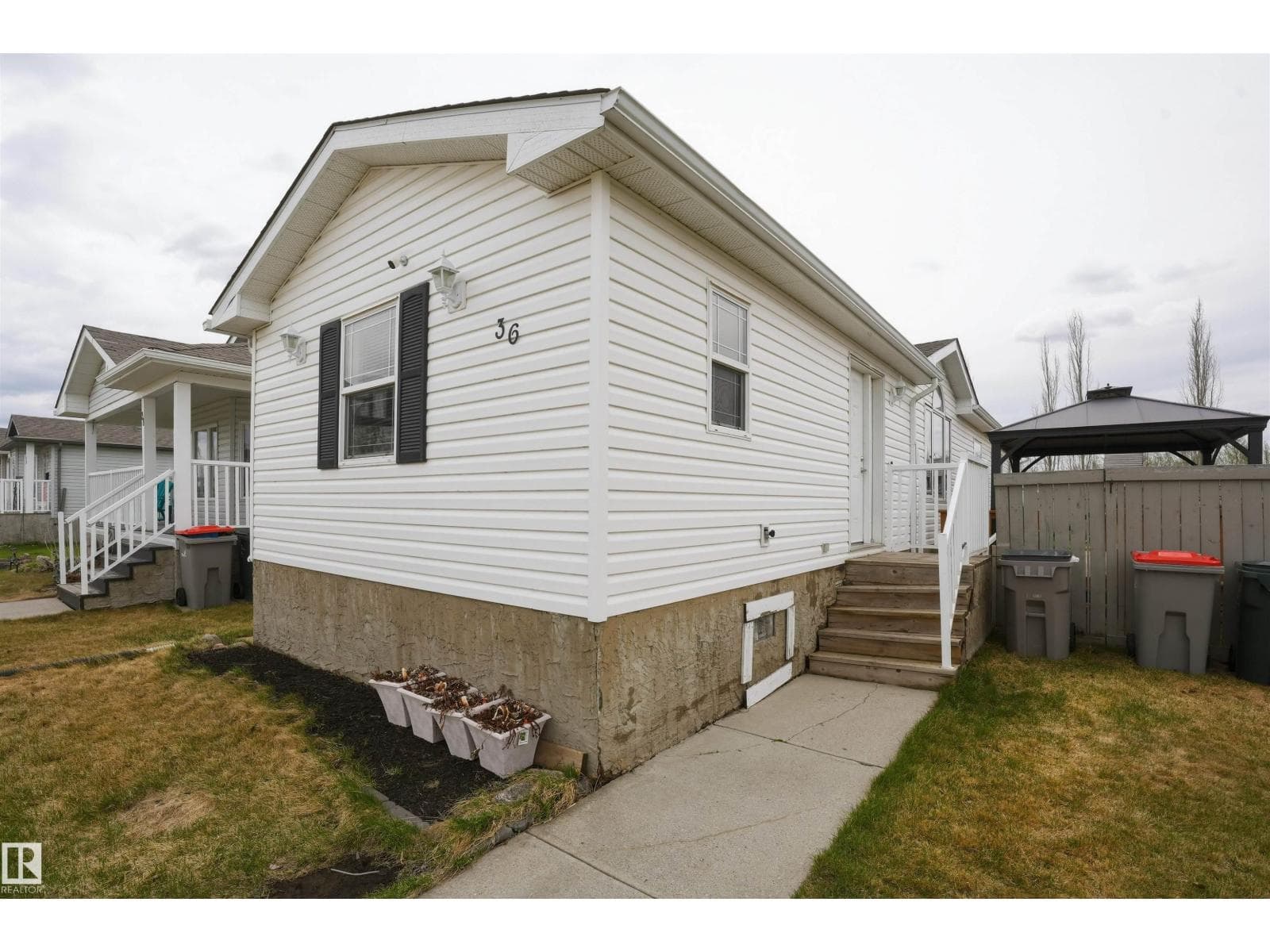 36 JUTLAND CR — photo 2