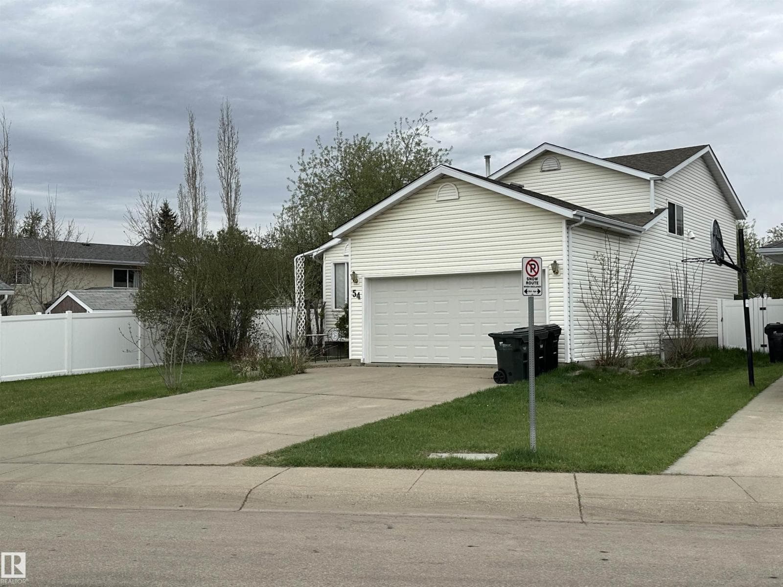 54 DARLINGTON DR — photo 2