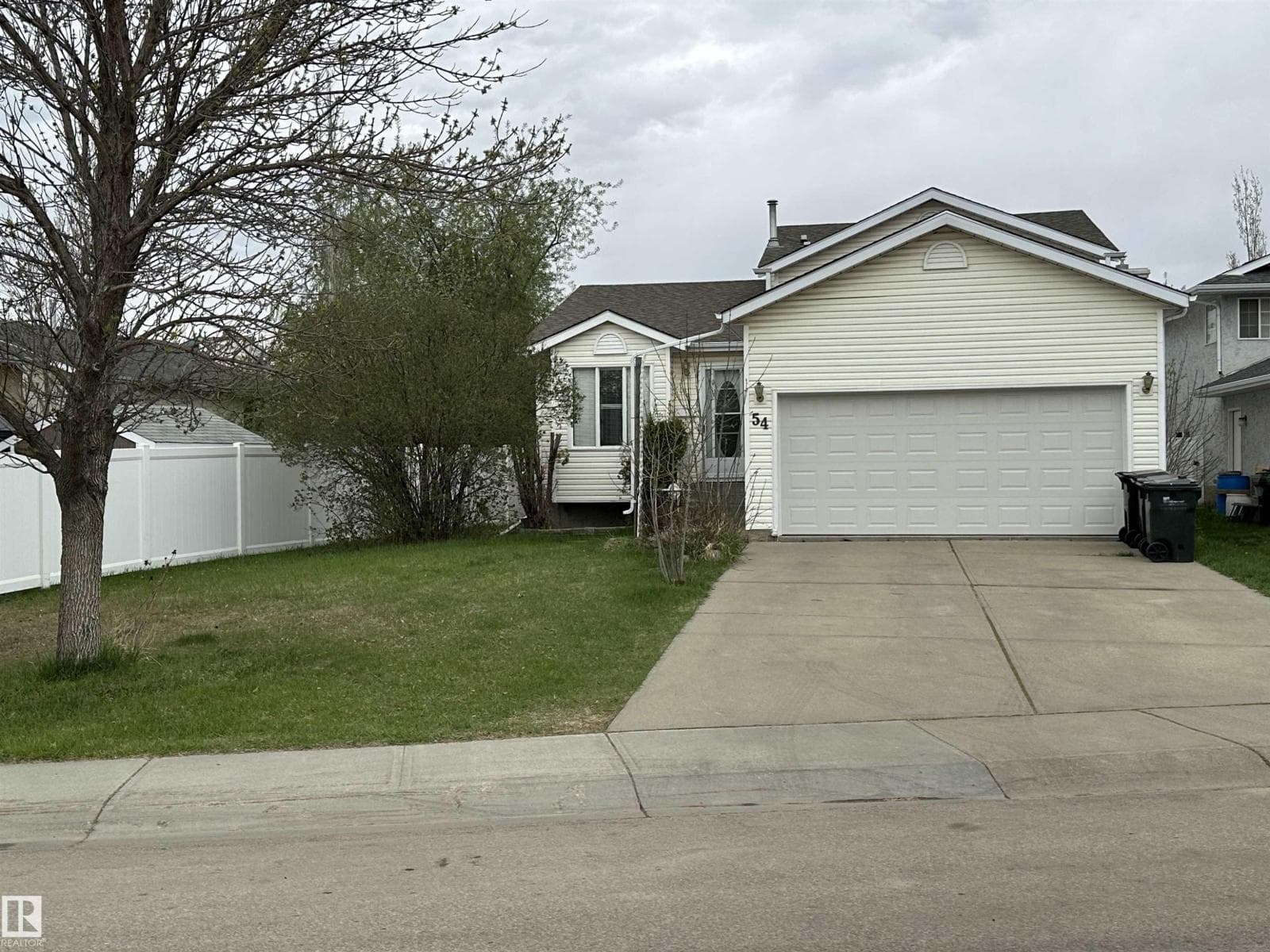 54 DARLINGTON DR — photo 4