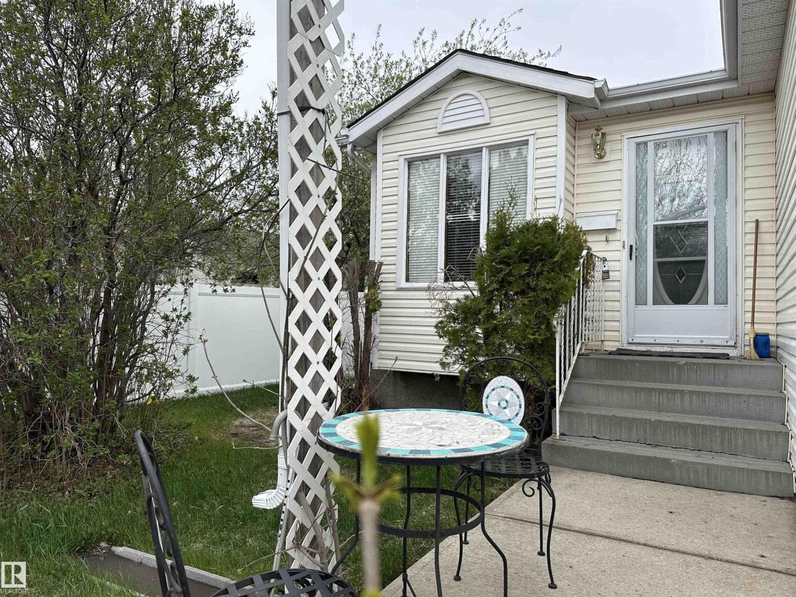 54 DARLINGTON DR — photo 5