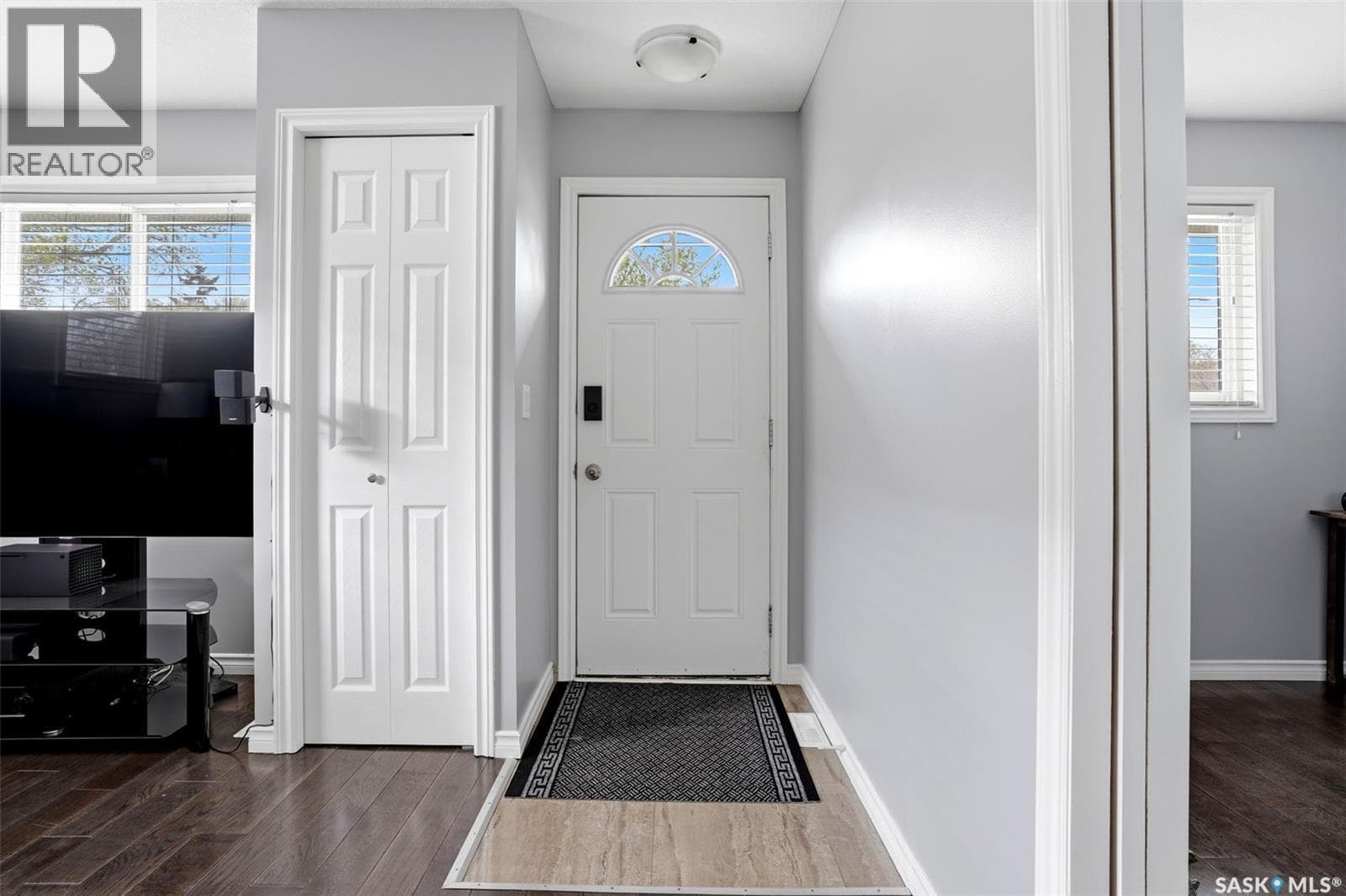 211 Ottawa STREET — photo 3