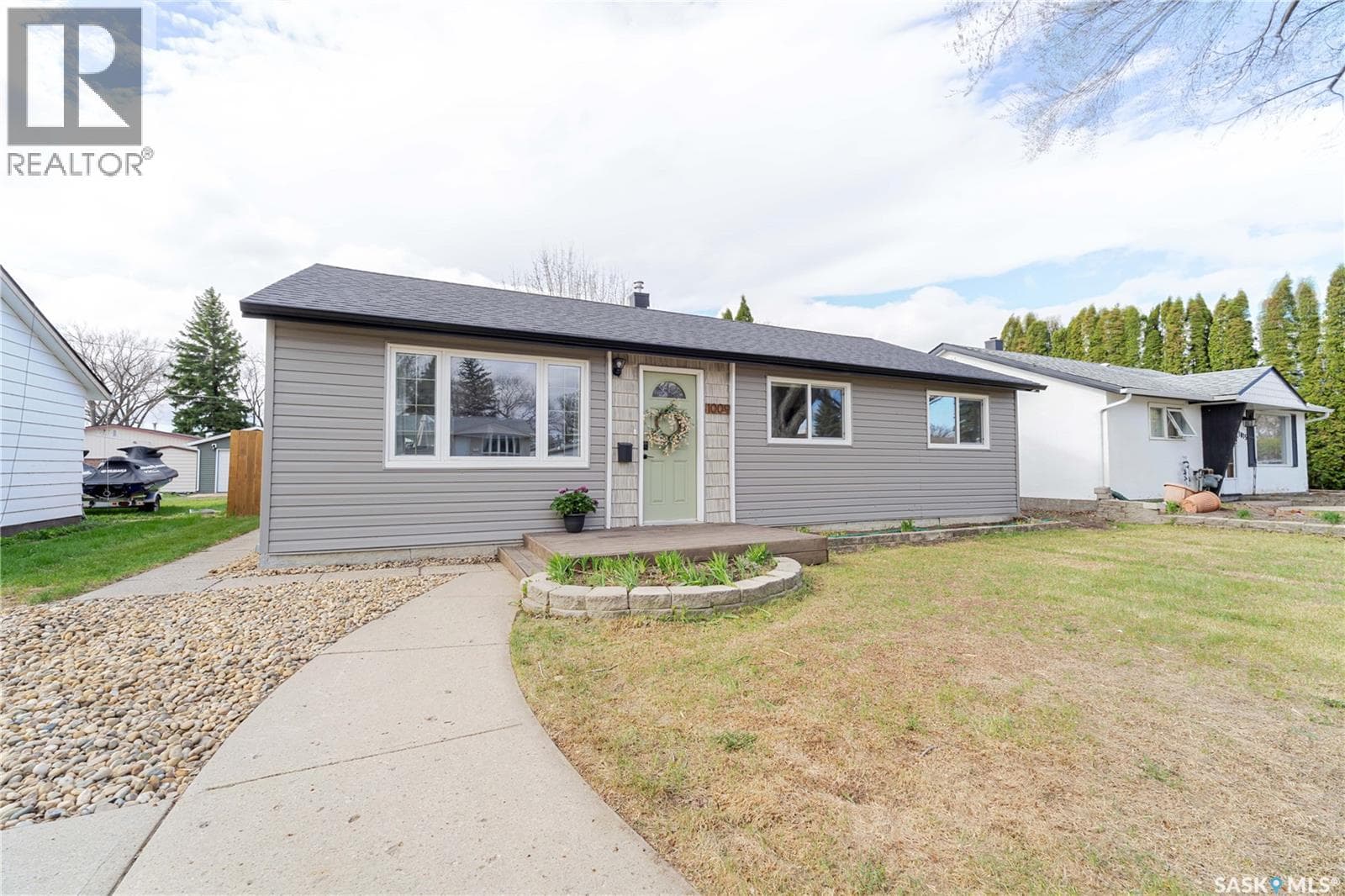 1009 Edmonton STREET — photo 2