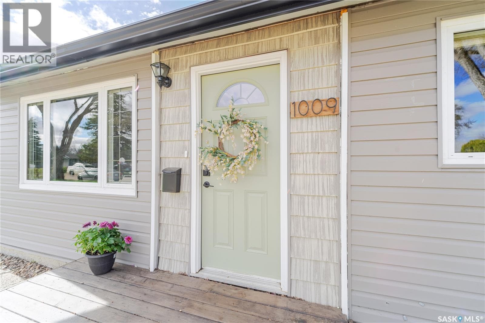 1009 Edmonton STREET — photo 3