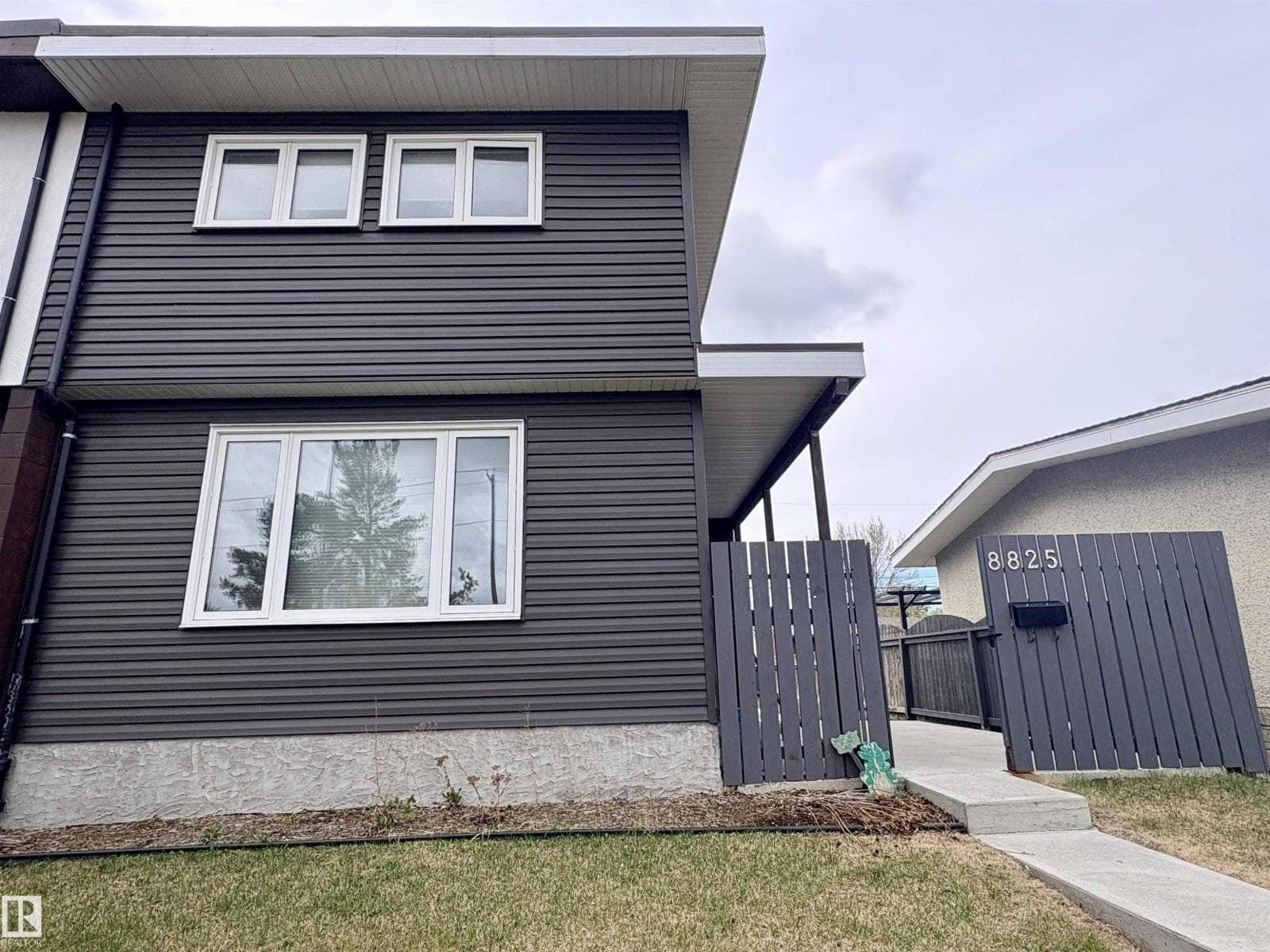 8825 137 AV NW — photo 3
