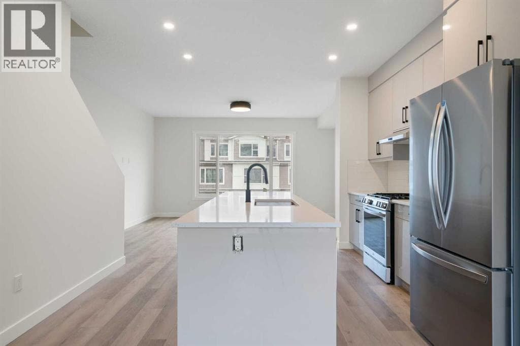8808 48 Street NE — photo 4
