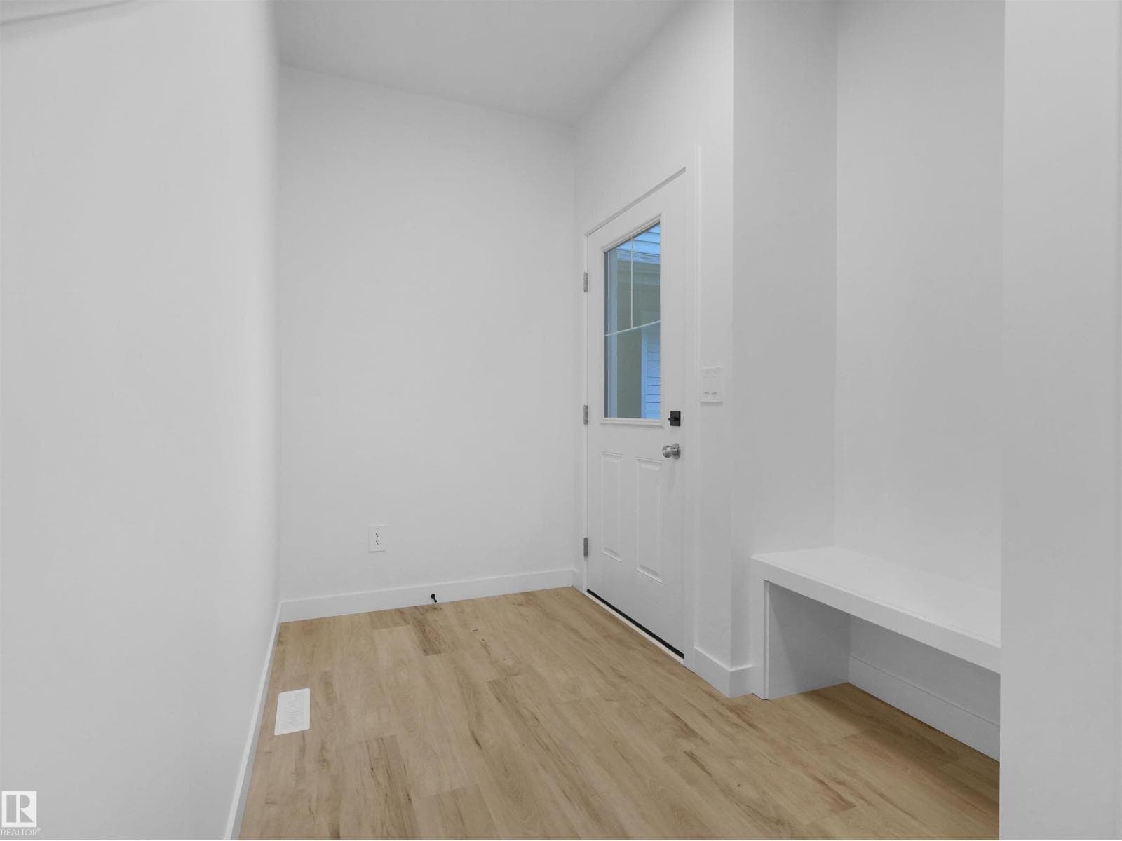 8235 KIRIAK LO SW — photo 2