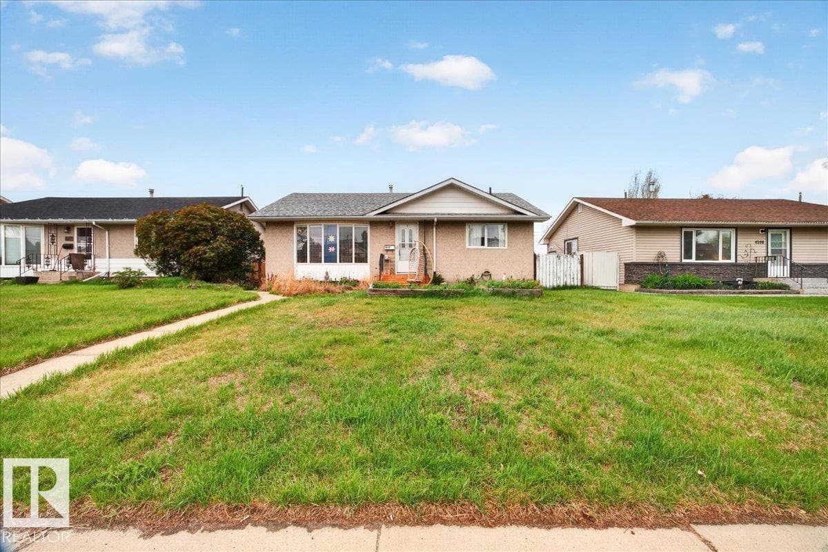 4212 105 AV NW