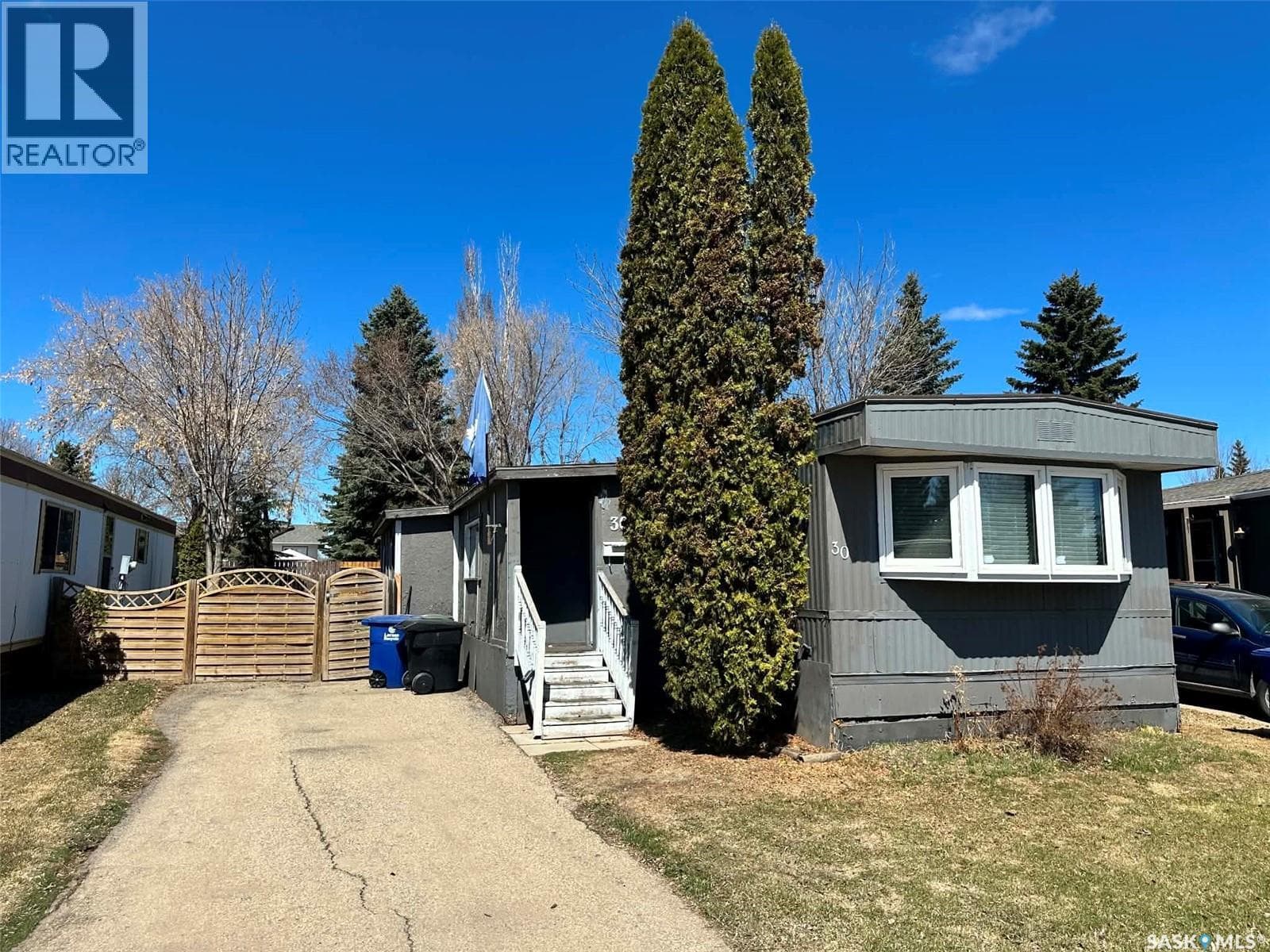 30 1035 Boychuk DRIVE — photo 2