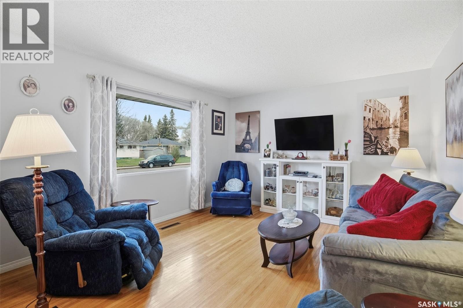 35 Harrison CRESCENT — photo 3