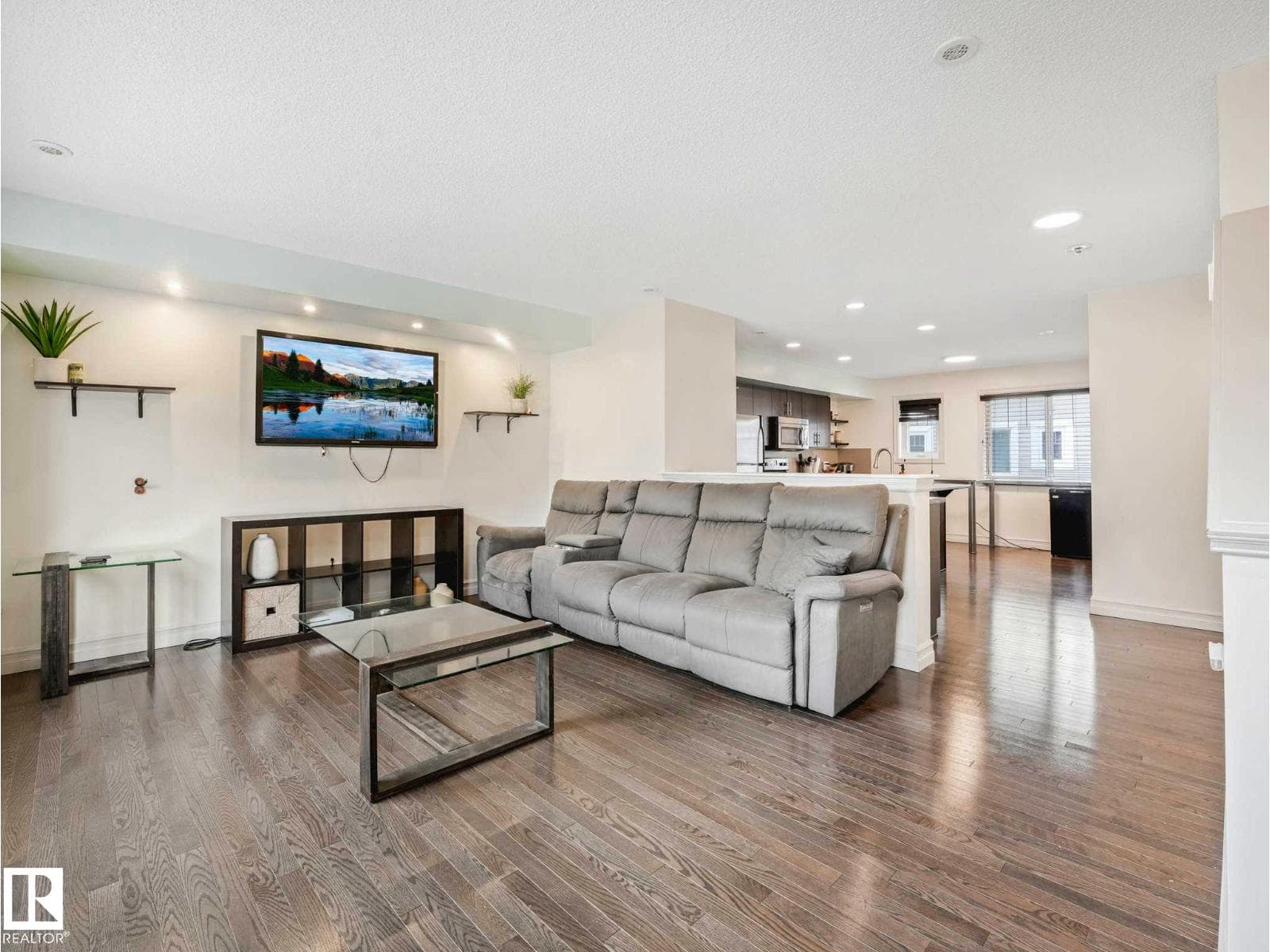#66 5317 3 AV SW — photo 5