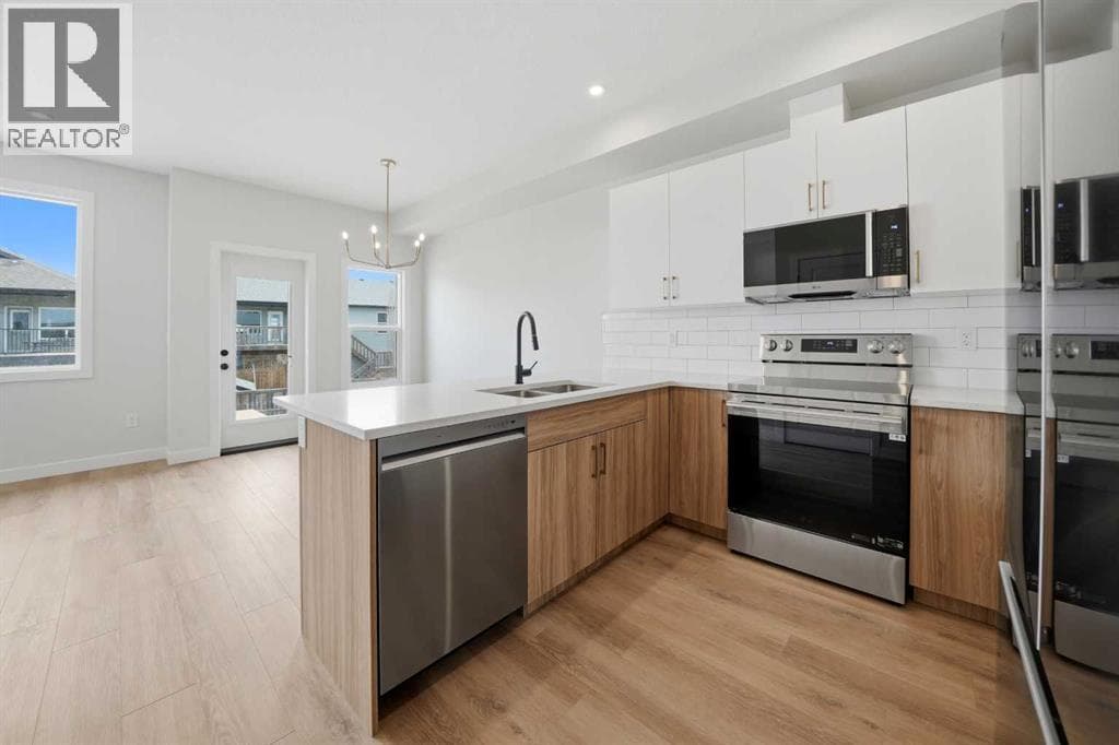 1 Pinnacle Close — photo 3