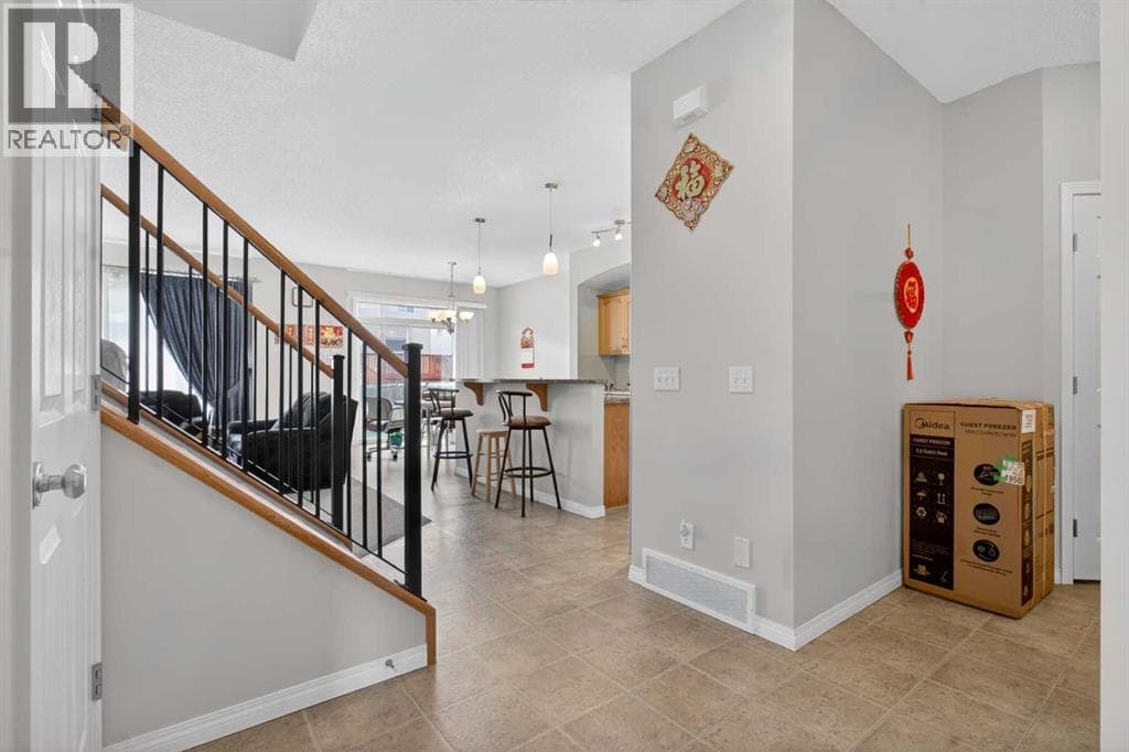 156 Saddlecrest Park NE — photo 5