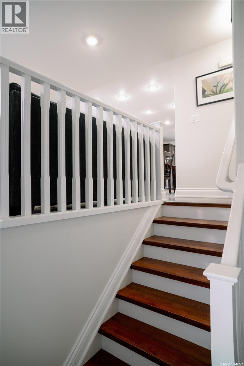 205 Reddekopp LANE — photo 3
