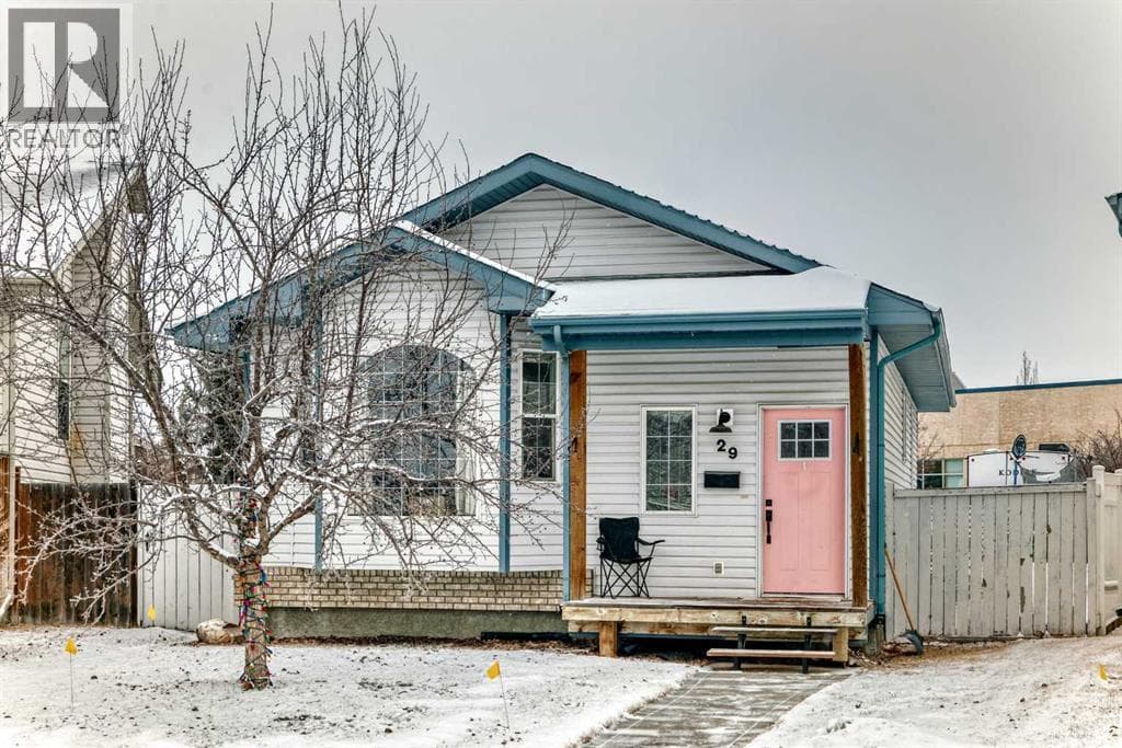 29 Duval Crescent — photo 2