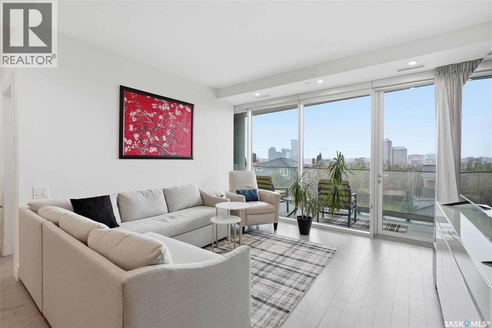 308 637 University DRIVE — photo 4