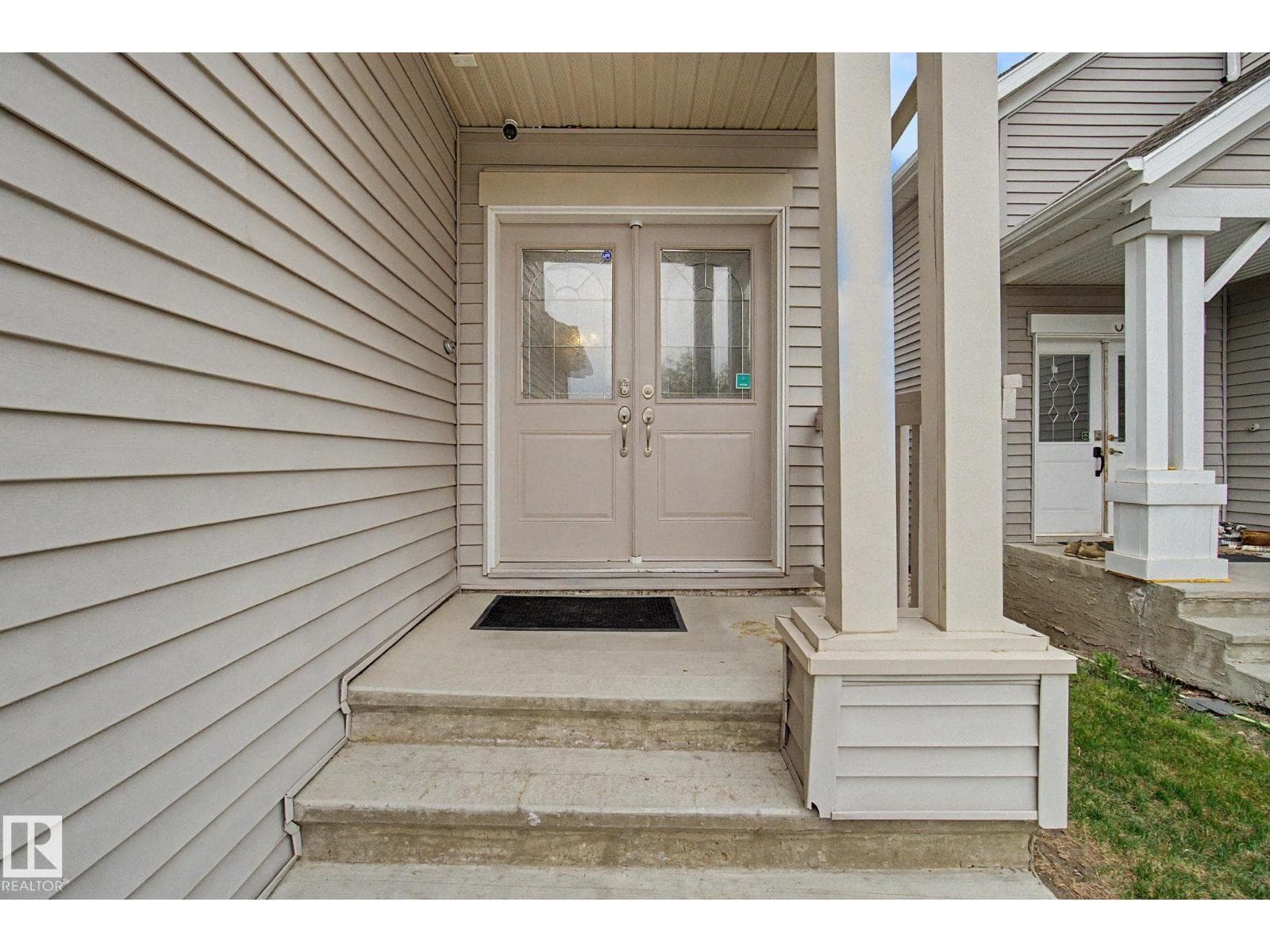 6016 10 AV SW — photo 2