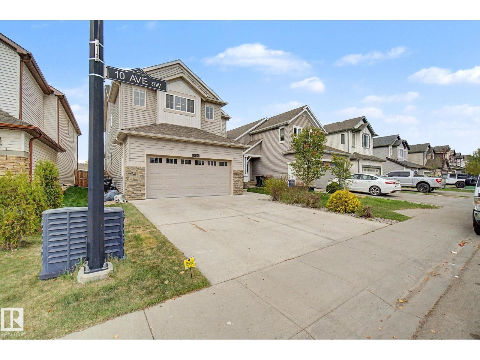 6016 10 AV SW
