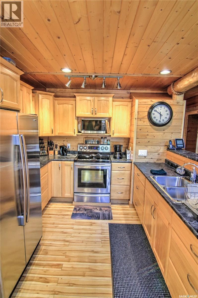 3090 Birch STREET — photo 4
