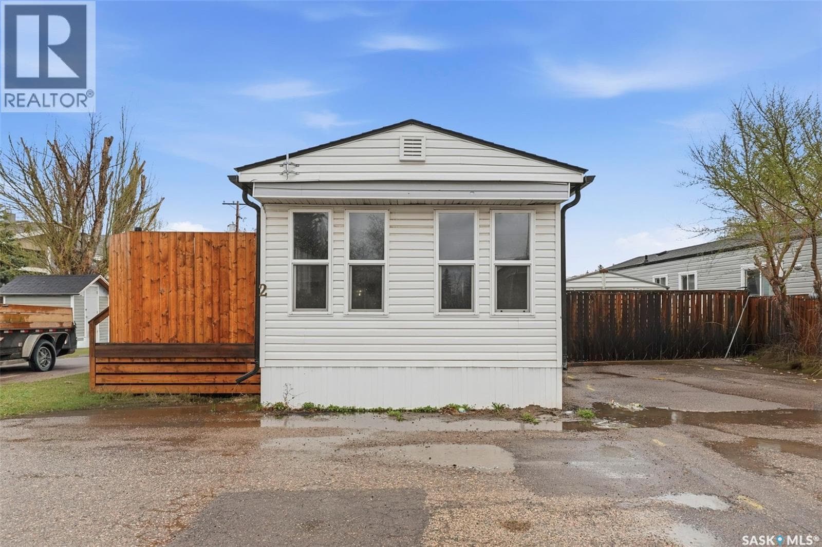 2 219 Grant STREET — photo 2