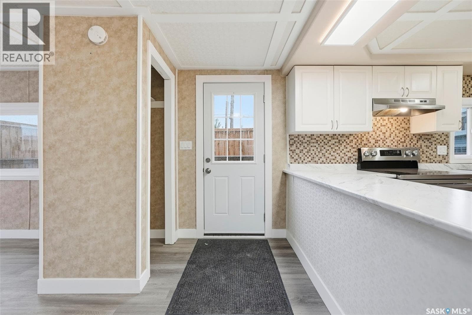 2 219 Grant STREET — photo 4