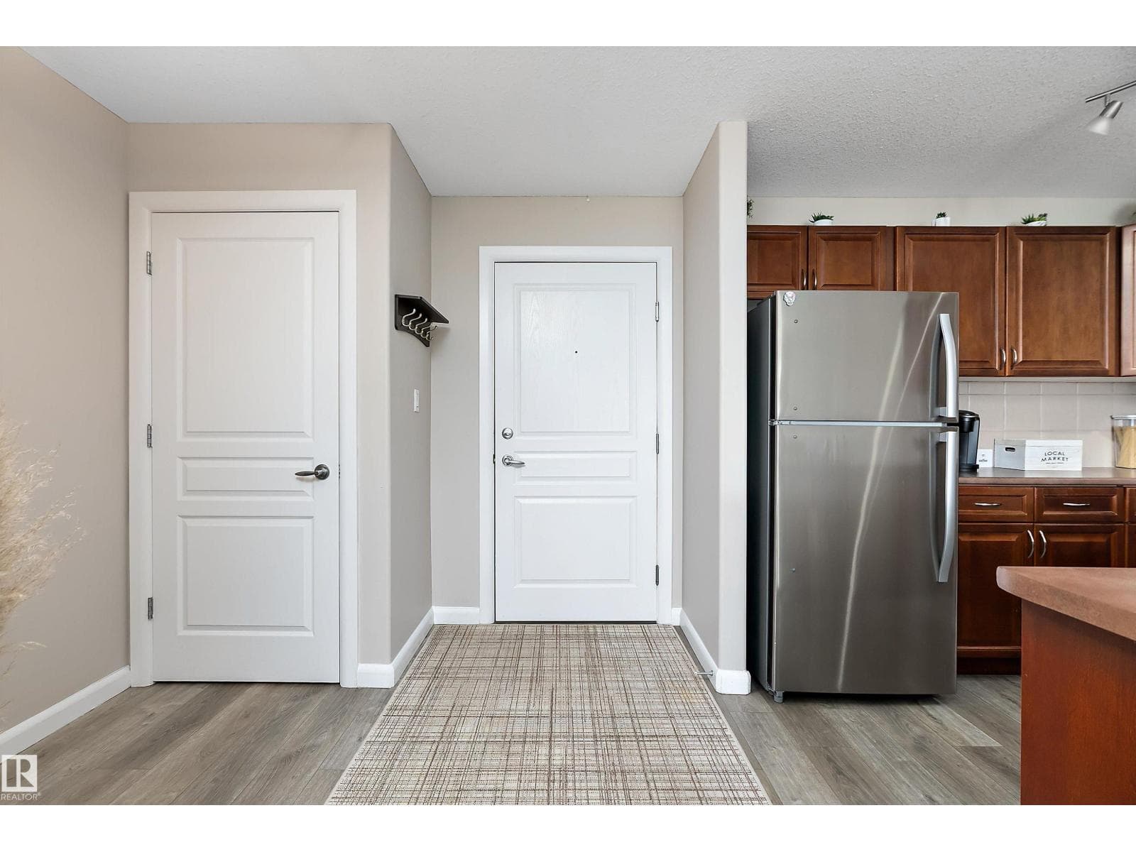 #301 530 HOOKE RD NW — photo 5