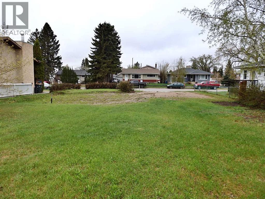 4605 50 Avenue — photo 3