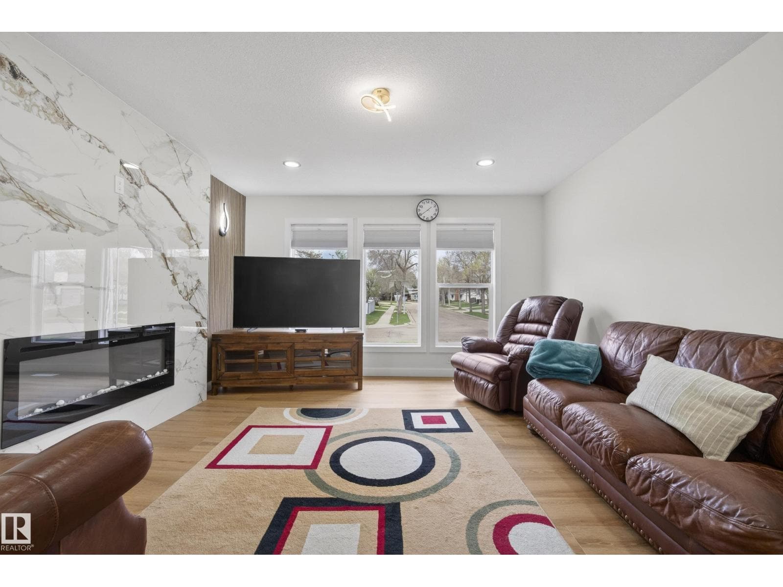 11 LABELLE CR — photo 5