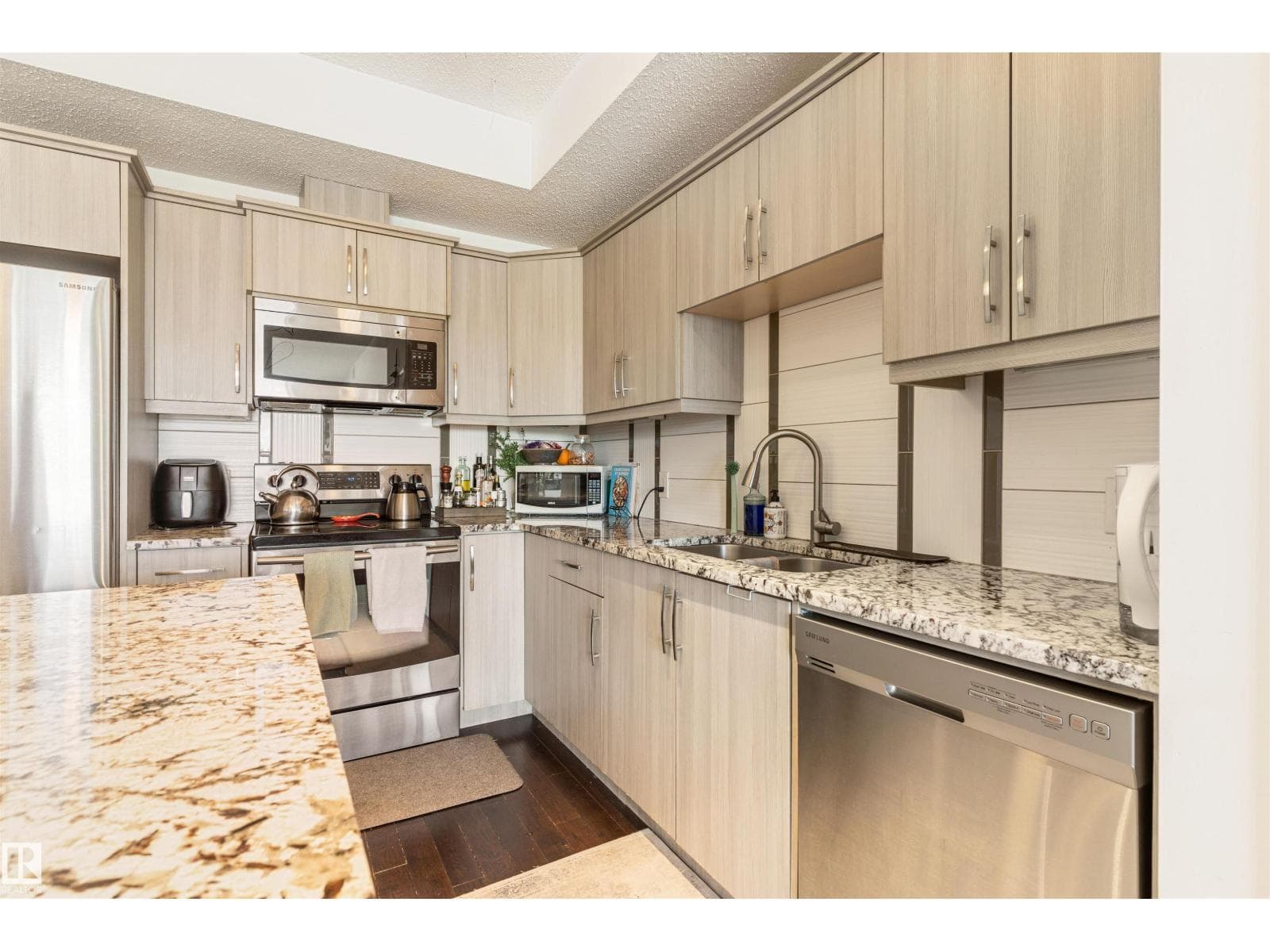 #410 10523 123 ST NW — photo 5