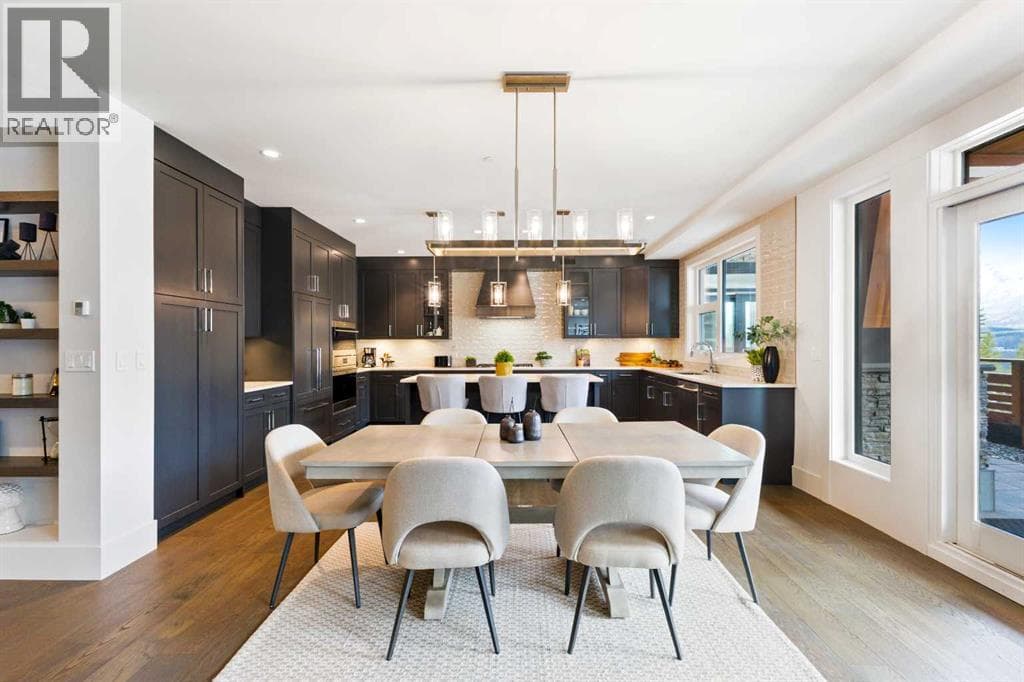 102, 101A Stewart Creek Rise